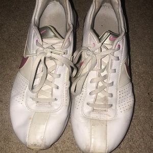 Pink and white Nike shox size 7.5